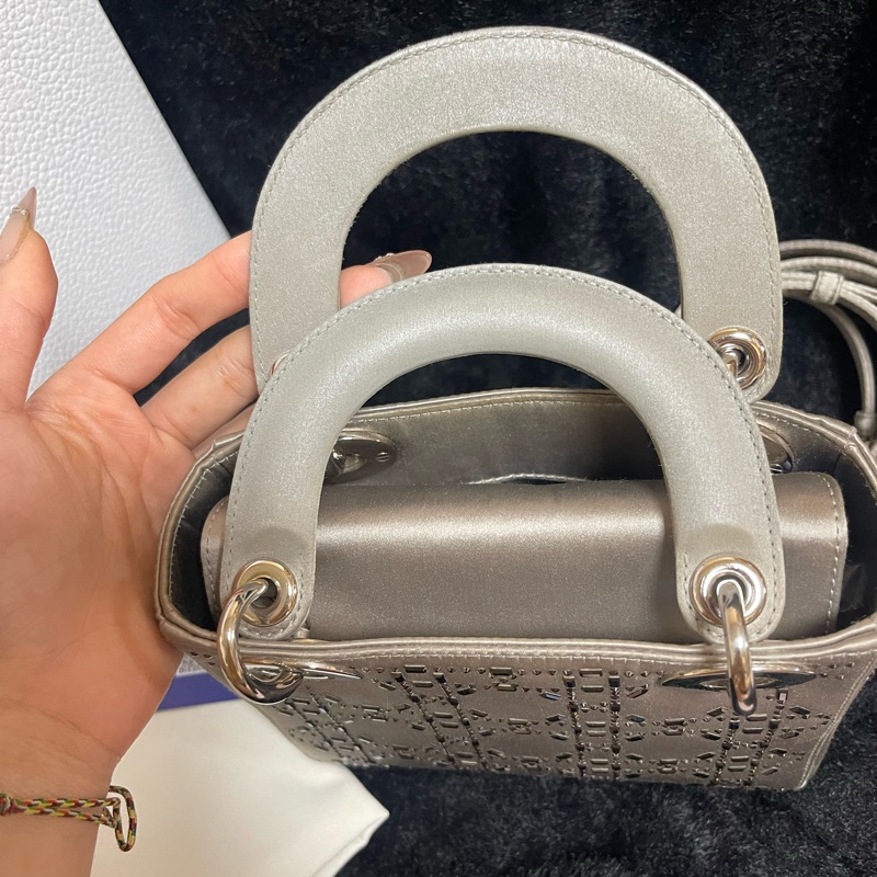 D I O R D R絲綢緞面水鑽三格灰色黛妃-27