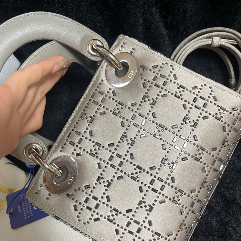 D I O R D R絲綢緞面水鑽三格灰色黛妃-33