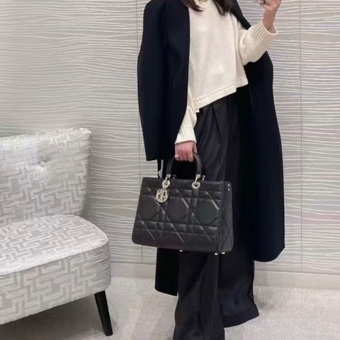 Dior 新款LadyD-sire中號黛妃包 黑金羊皮30*21*8 全新閒置配件塵袋