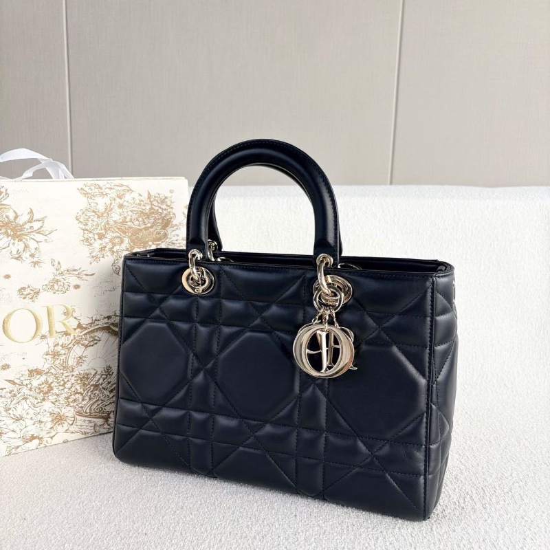 Dior 新款LadyD-sire中號黛妃包 黑金羊皮30*21*8 全新閒置配件塵袋-5