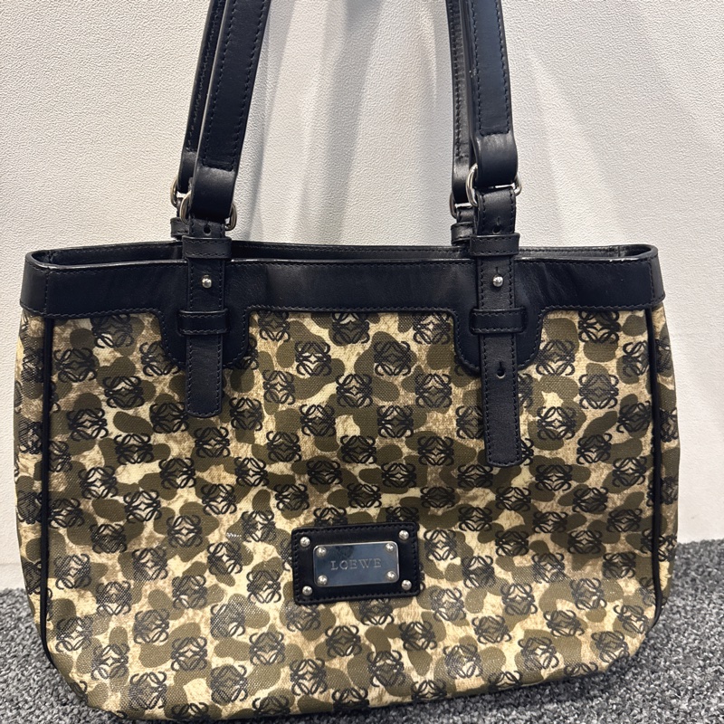 LOEWE迷彩肩背托特包-0