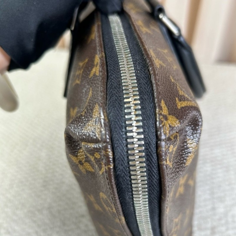 LV路易威登老花公文包 經典Monogram配色 黑色手柄 有肩帶-10