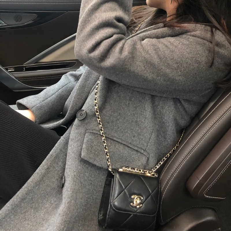 CHANEL黑金Trendy CC羊皮肩背斜背包11.5*12*5.5 98新配件塵袋-0