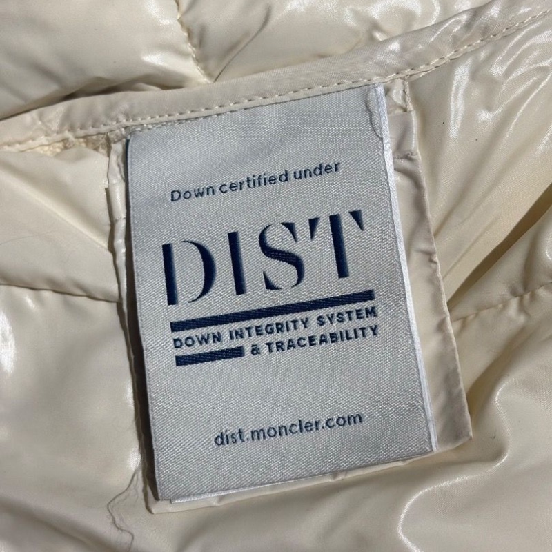 moncler 羽絨外套白色 2 碼 99新配件塵袋衣架-3