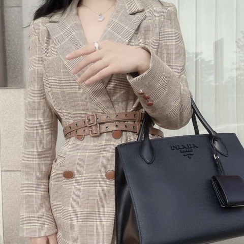 PRADA 黑色monochrome 皮革手提肩背包33*25*15 全新閒置配件塵袋保卡