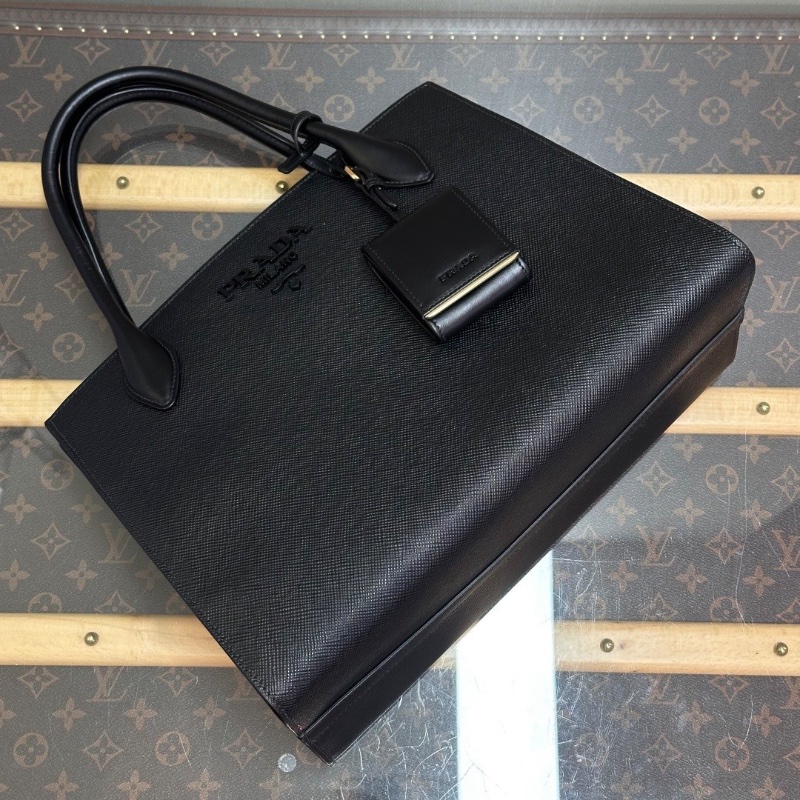 PRADA 黑色monochrome 皮革手提肩背包33*25*15 全新閒置配件塵袋保卡-2
