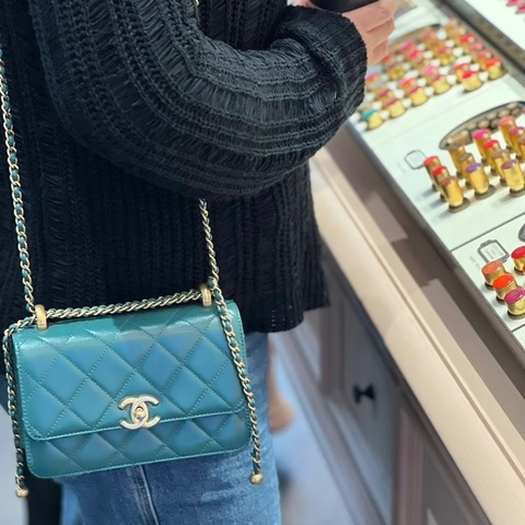CHANEL孔雀綠金扣雙金珠 Woc肩背斜背包19*12*4 98新配件塵袋