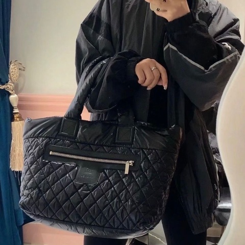 Chanel 黑色羽絨tote托特包27*28*16 99新配件保卡