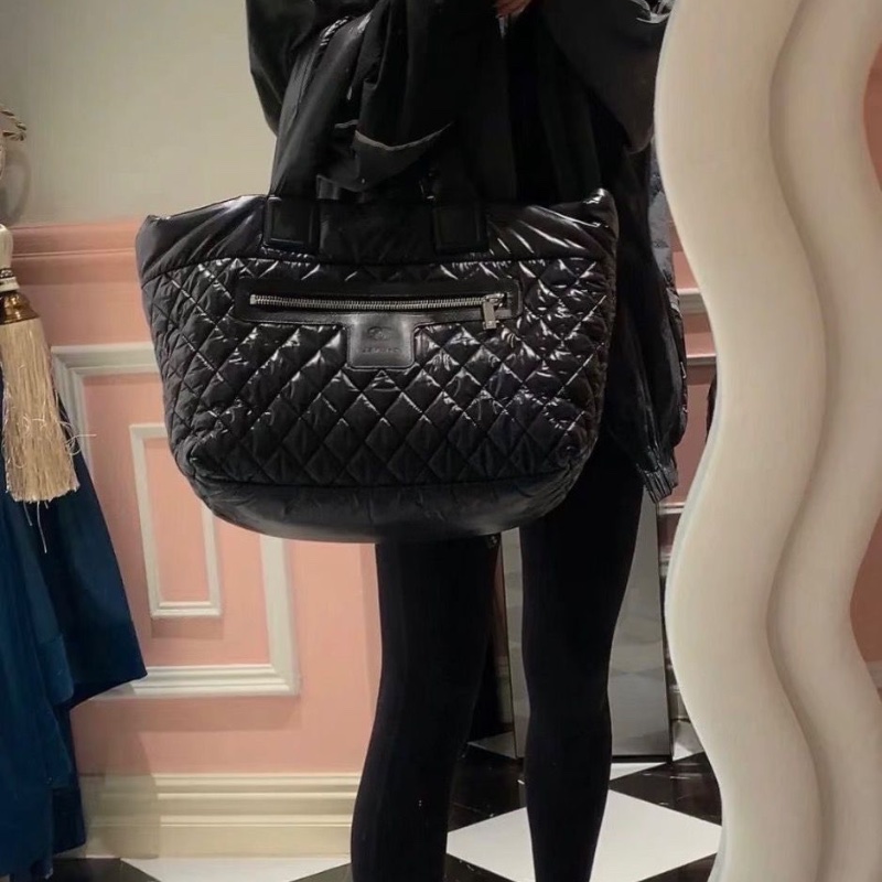 Chanel 黑色羽絨tote托特包27*28*16 99新配件保卡-1