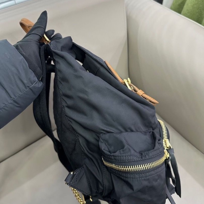 Burberry 黑色尼龍後背包 小號 24×26 99新配件塵袋-5