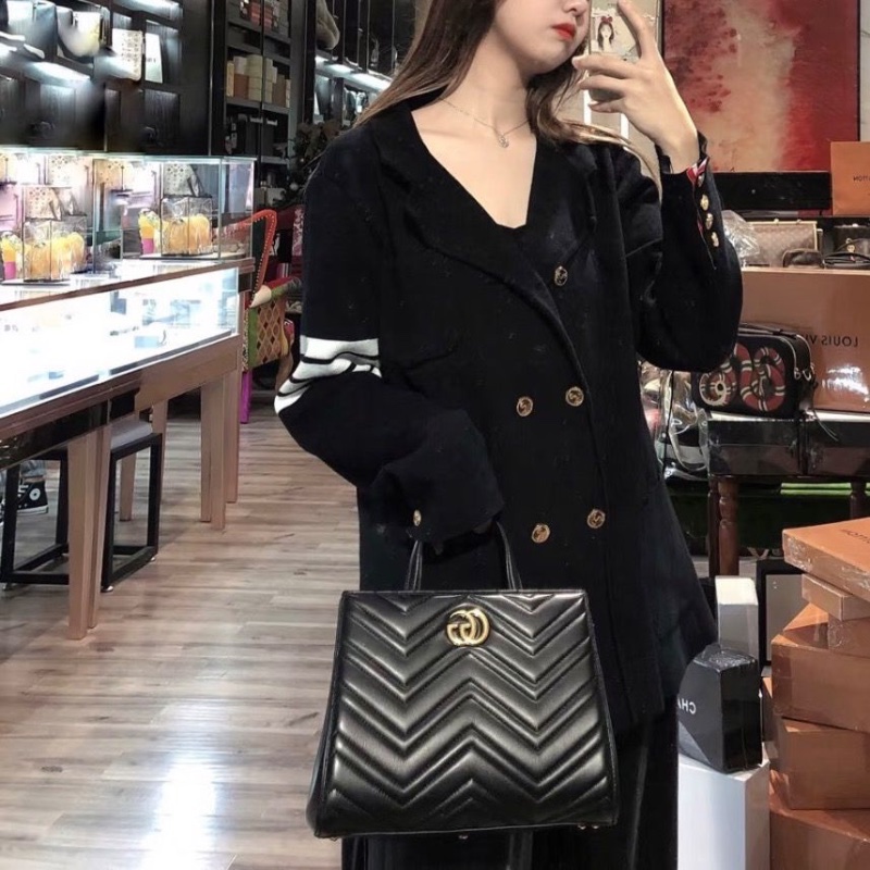 GUCCI Marmont 黑金手提包肩背包經典V紋金色雙G扣26*12*20 98新配件塵袋-0