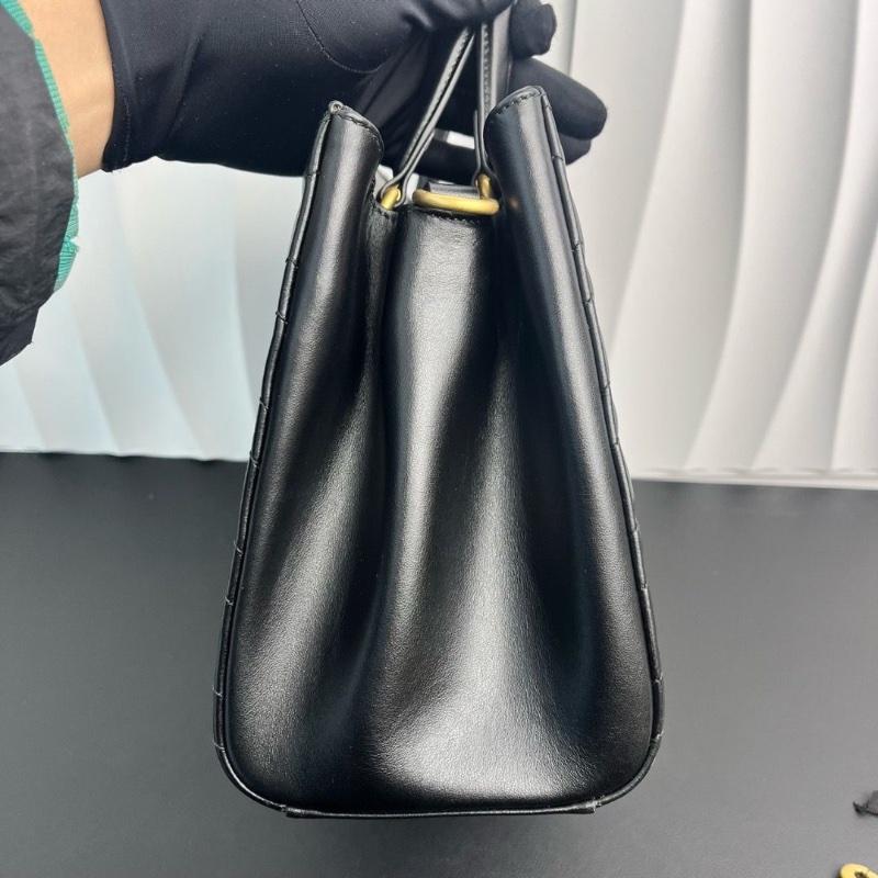 GUCCI Marmont 黑金手提包肩背包經典V紋金色雙G扣26*12*20 98新配件塵袋-5