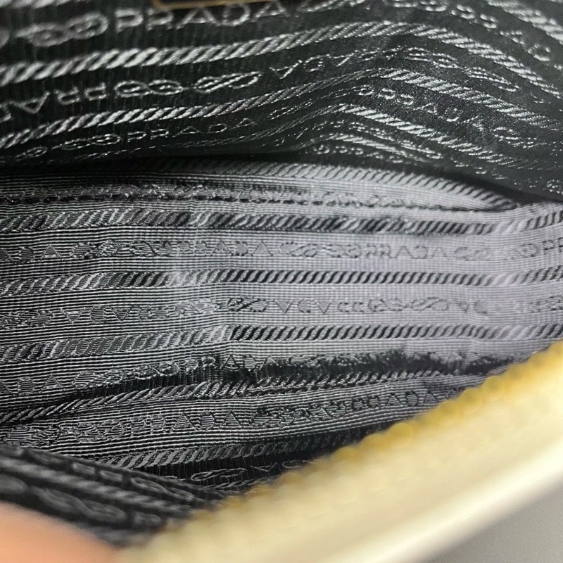 Prada 三合一腋下包經典Saffiano白色hobo鏈條包 雙肩帶 21*13*6.5 98新配件肩帶鏈條塵袋-4