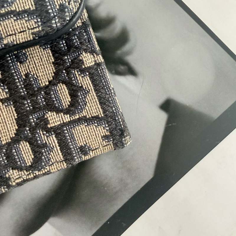 ✔️ 迪奧 CHRISTIAN DIOR SADDLE LOTUS 三折短夾-7