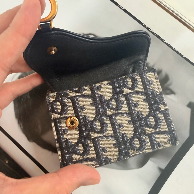 ✔️ 迪奧 CHRISTIAN DIOR SADDLE LOTUS 三折短夾-17
