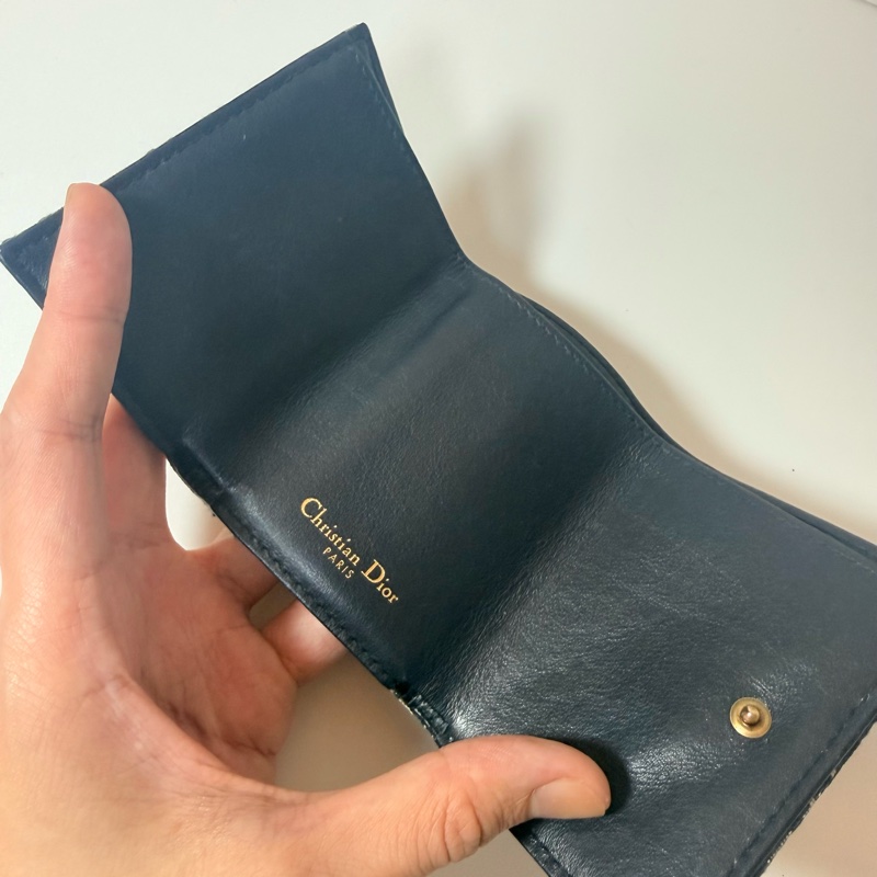 ✔️ 迪奧 CHRISTIAN DIOR SADDLE LOTUS 三折短夾-21