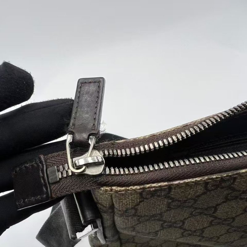 古馳經典雙 G 老花帆布斜挎包-5