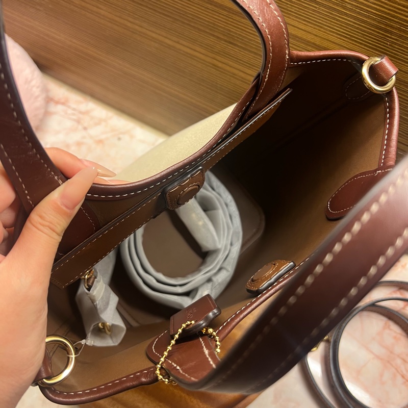 COACH菜籃子水桶包Hanna Bucket Bag-8