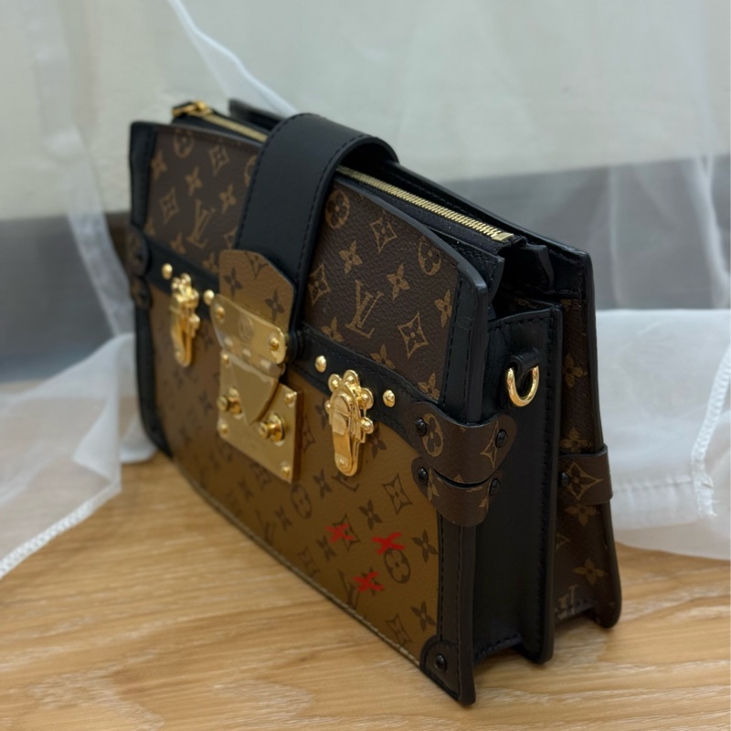(膠膜未撕) LV Trunk Clutch 軟盒包 斜背包 ✨最新晶片款-3