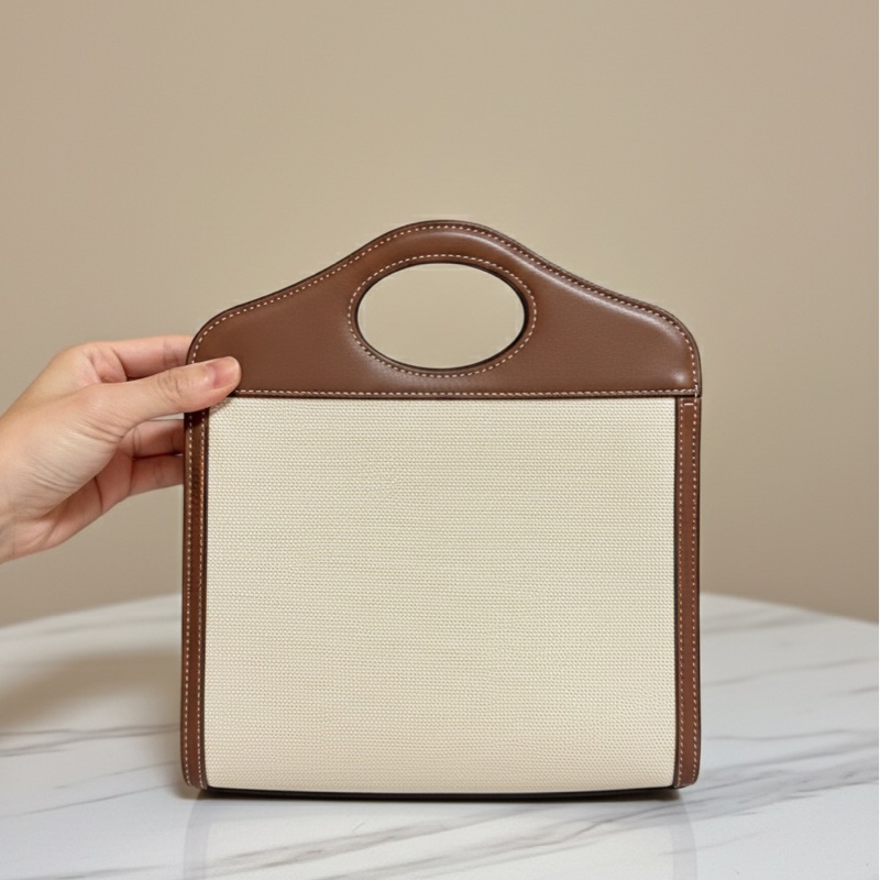 Burberry mini pocket口袋包-2