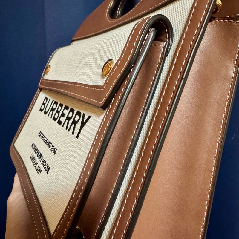 Burberry mini pocket口袋包-4