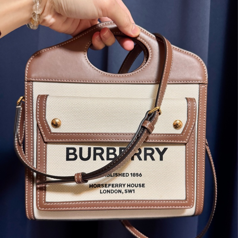 Burberry mini pocket口袋包-10