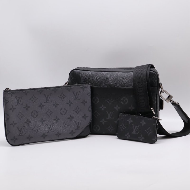 LOUIS VUITTON Trio三合一黑武士郵差包-1