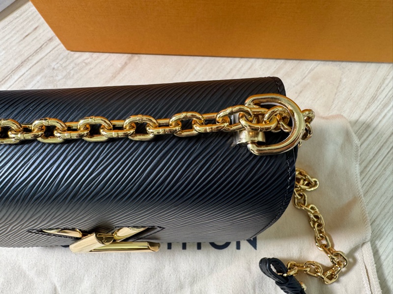LOUIS VUITTON Twist PM 黑金 (9成新）-15