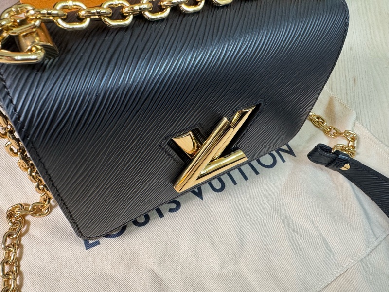 LOUIS VUITTON Twist PM 黑金 (9成新）-17