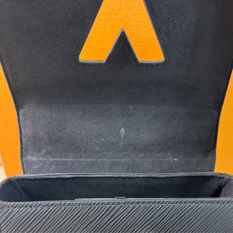 LOUIS VUITTON Twist PM 黑金 (9成新）-24