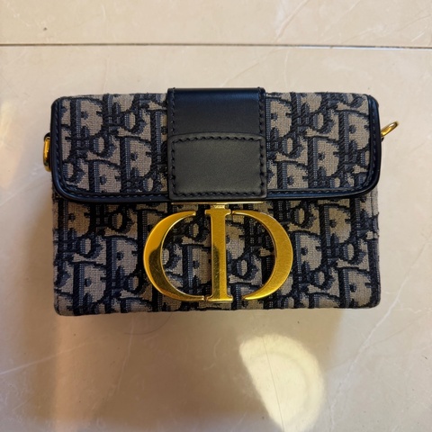 Dior 藍緹花布金釦蒙田Box小盒子