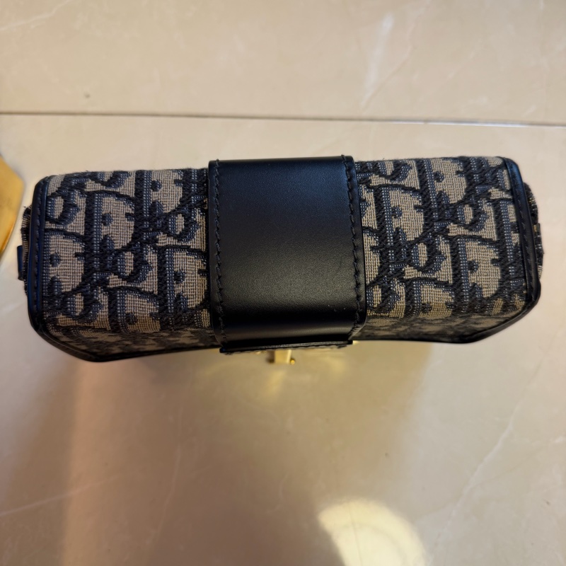 Dior 藍緹花布金釦蒙田Box小盒子-1