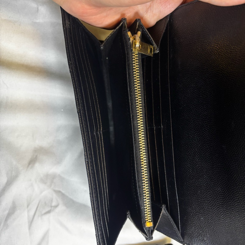 YSL 金屬LOGO V掀蓋長夾-15