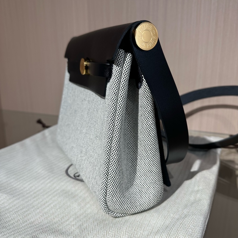 HERMES愛馬仕 Bolso Herbag Zip 20 金扣斜挎 帆布拼牛皮 單肩包 迷你-3