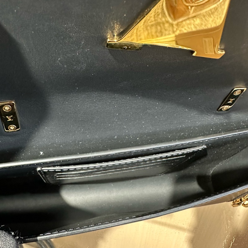 LV路易威登 Cruiser 金色磁扣小牛皮 單肩斜挎手提包 黑色-7