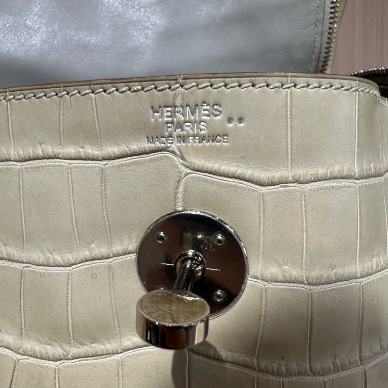 HERMES愛馬仕 Lindy 30 銀扣  冰川白鰐魚皮-8