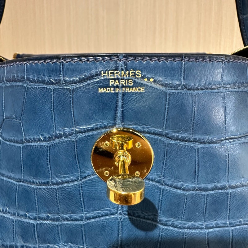 HERMES愛馬仕 Lindy 30 金扣藍色鰐魚皮-6