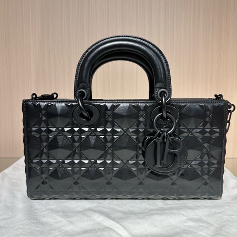 DIOR迪奥 Lady D-Joy 哑光金属钻石形藤格纹 牛皮戴妃包 黑色