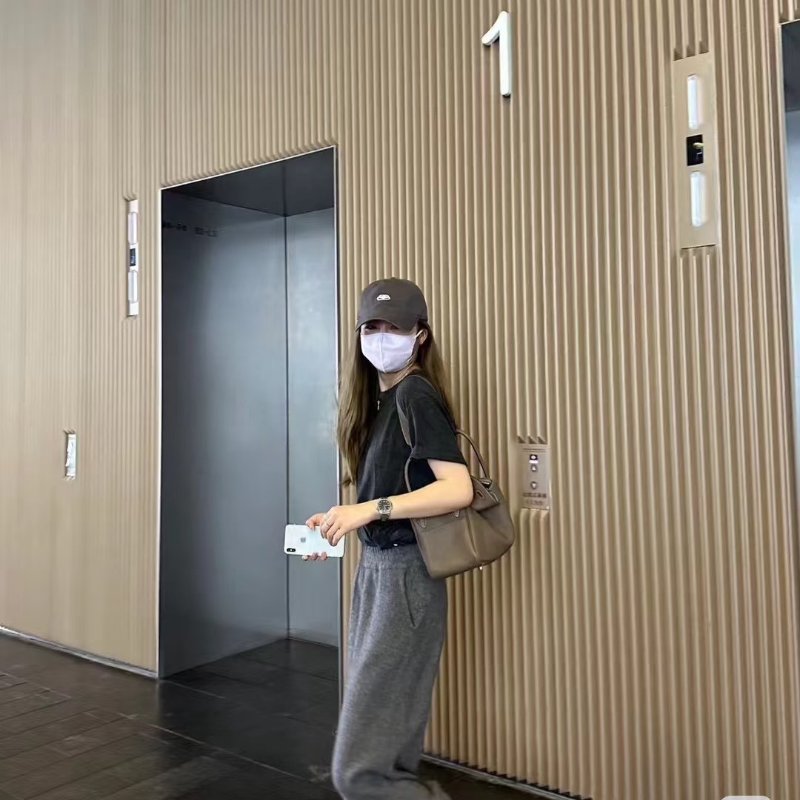 HERMES Lindy 26 - 大象灰銀 C-9