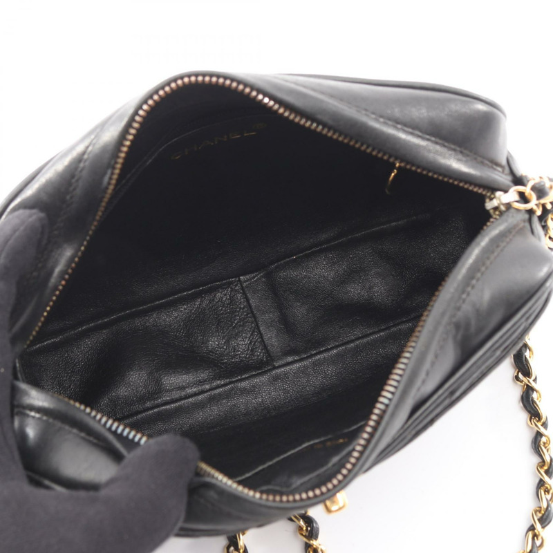 香奈兒 (CHANEL) 絎縫鏈條肩背斜背包，羊皮材質，黑色，金色五金，二手 CC-2