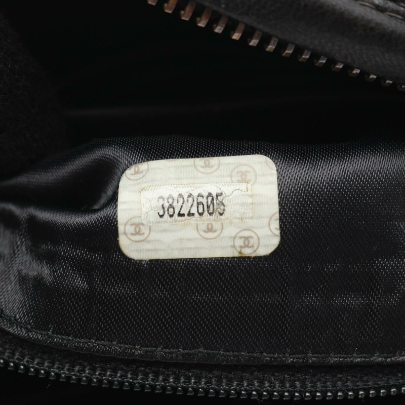 香奈兒 (CHANEL) 絎縫鏈條肩背斜背包，羊皮材質，黑色，金色五金，二手 CC-4