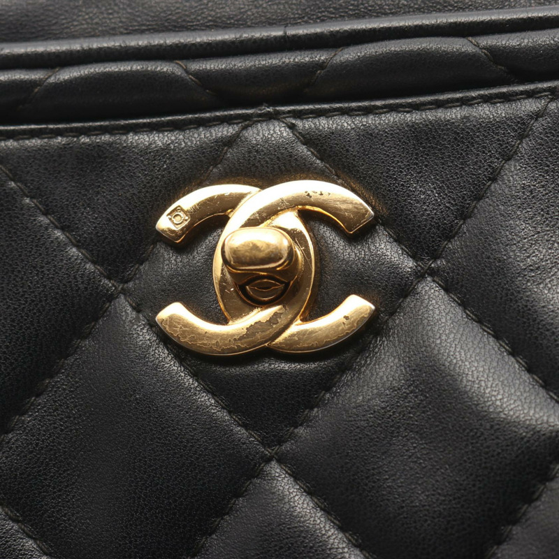 香奈兒 (CHANEL) 絎縫鏈條肩背斜背包，羊皮材質，黑色，金色五金，二手 CC-6