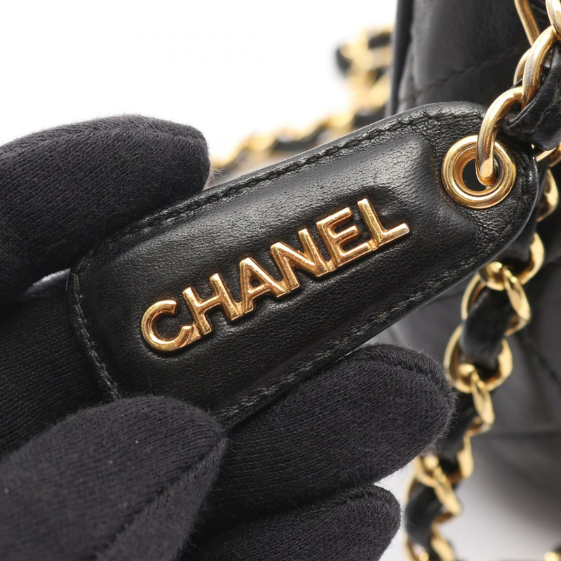 香奈兒 (CHANEL) 絎縫鏈條肩背斜背包，羊皮材質，黑色，金色五金，二手 CC-10