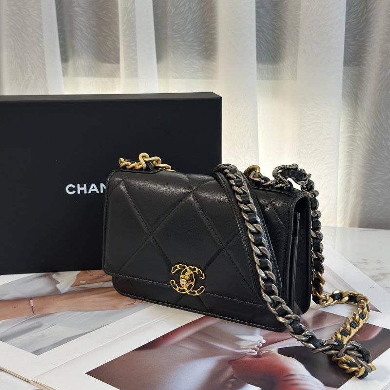CHANEL 19 經典菱格紋雙色鍊WOC - 黑金-3