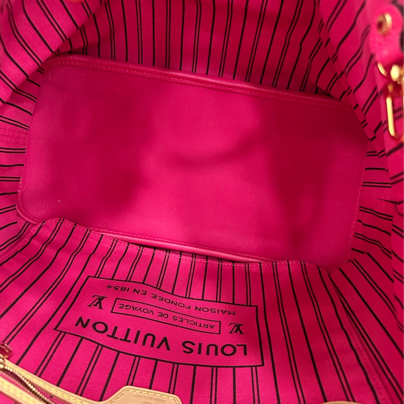 LV路易威登 新款寬肩帶雙面neverfull中號購物袋 玫紅色內裡 25年晶片 閒置-7