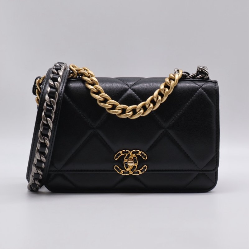 CHANEL 19 經典菱格紋雙色鍊WOC - 黑金-0