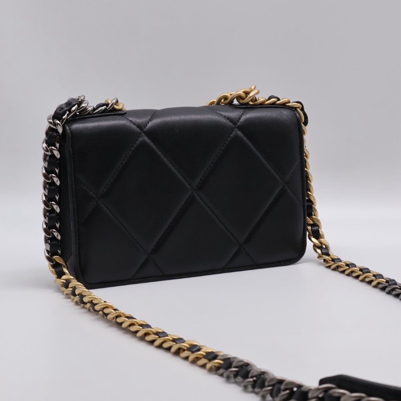 CHANEL 19 經典菱格紋雙色鍊WOC - 黑金-2