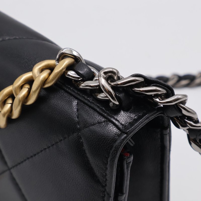 CHANEL 19 經典菱格紋雙色鍊WOC - 黑金-4