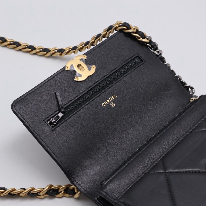 CHANEL 19 經典菱格紋雙色鍊WOC - 黑金-6