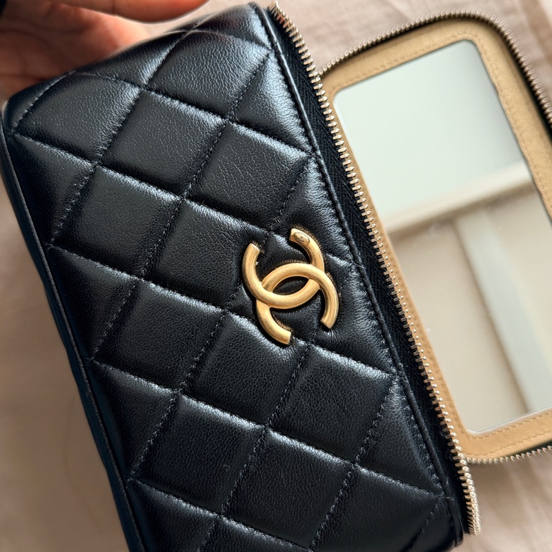 Chanel25B 黑金羊皮雙C調節扣長盒子-1
